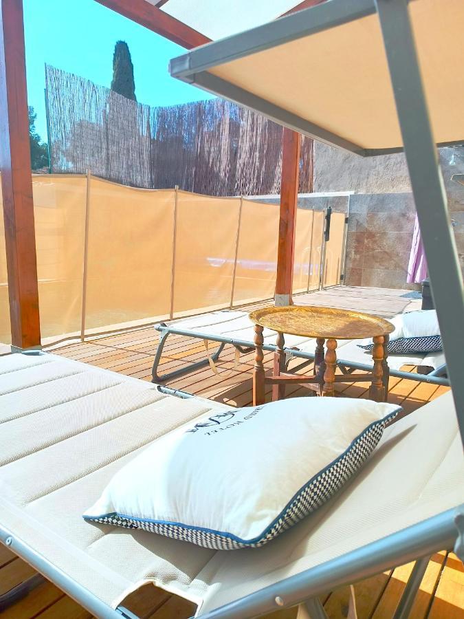 House With Pool Near Park Guell Vakantiehuis *